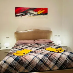 Casa Dei Fiori 3 , Somma Lombardo Italia