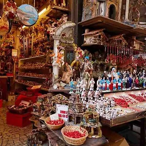 San Gennaro House , Nápoles Italia
